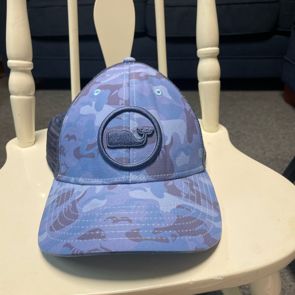 Vineyard Vines Whale Dot Performance Trucker Hat